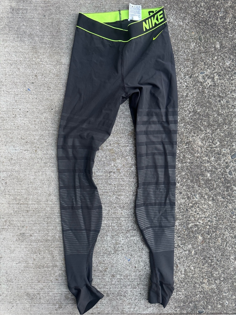 Womens Nike Pro Hyperrecovery Tights  925288-010 Small Size Medium